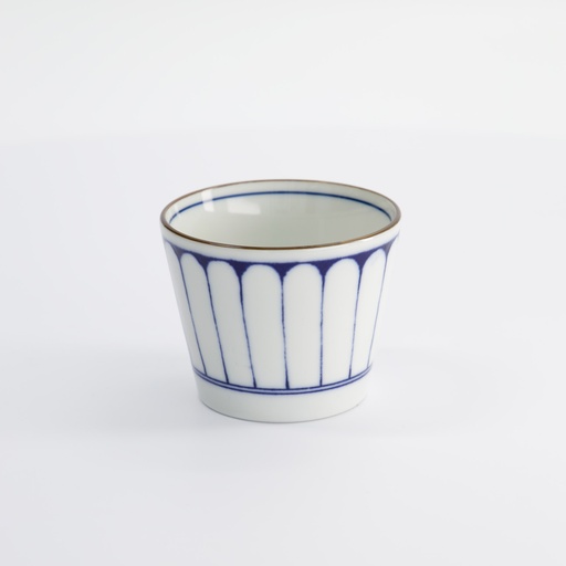 [17839] Cup Straight Blue and White Japan Kikuwari 8.3x6.5cm 180ml YW-9984/C 17839 12/144